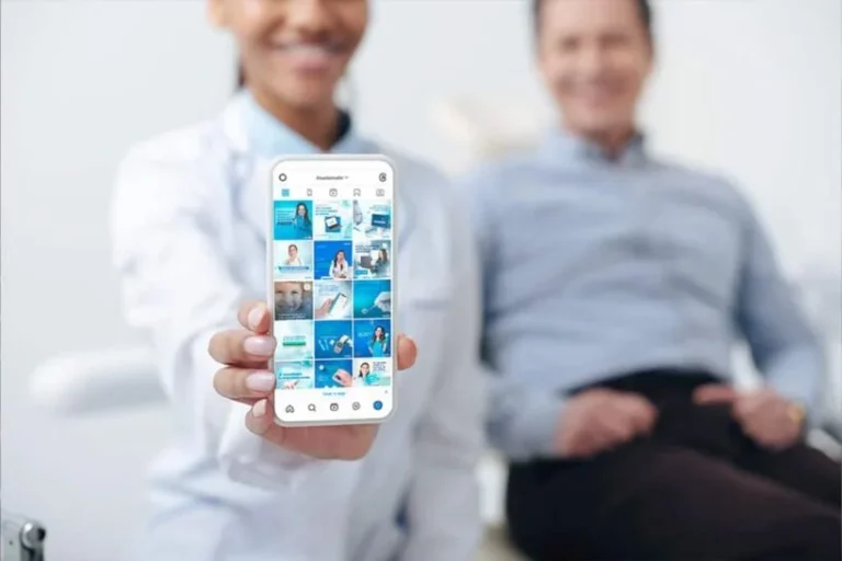 dentista com instagram de clínica aberto